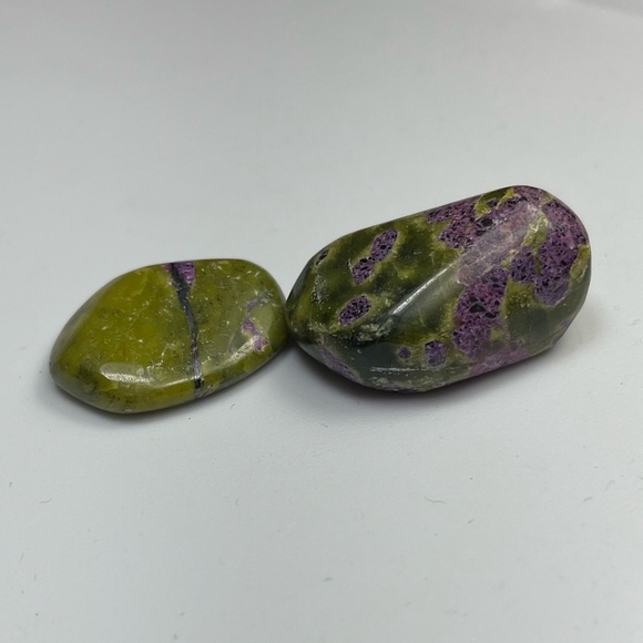 Stitchtite in Serpentine Tumble Stone Set of 2 - Picture 11 of 13